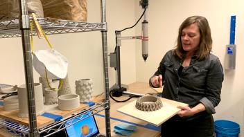 Clay 3D printing in studio with Elizabeth Marley